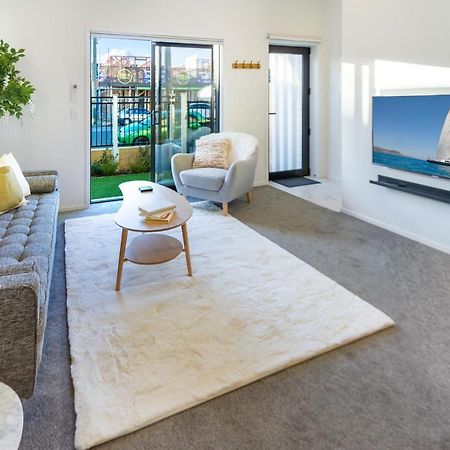 Trendy 3 Bedroom 2 Bath Residence, Central City クライストチャーチ エクステリア 写真