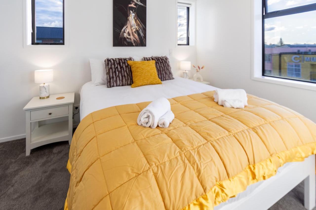Trendy 3 Bedroom 2 Bath Residence, Central City クライストチャーチ エクステリア 写真