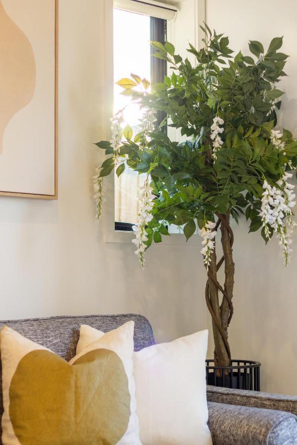 Trendy 3 Bedroom 2 Bath Residence, Central City クライストチャーチ エクステリア 写真