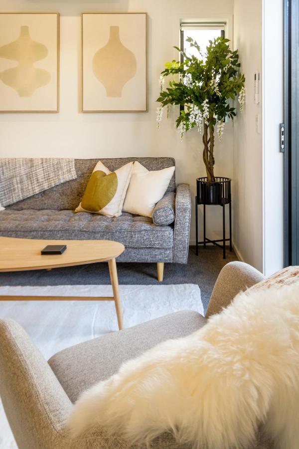 Trendy 3 Bedroom 2 Bath Residence, Central City クライストチャーチ エクステリア 写真