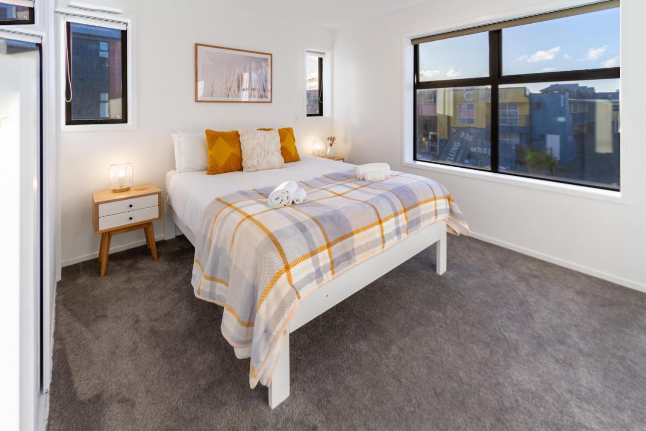 Trendy 3 Bedroom 2 Bath Residence, Central City クライストチャーチ エクステリア 写真