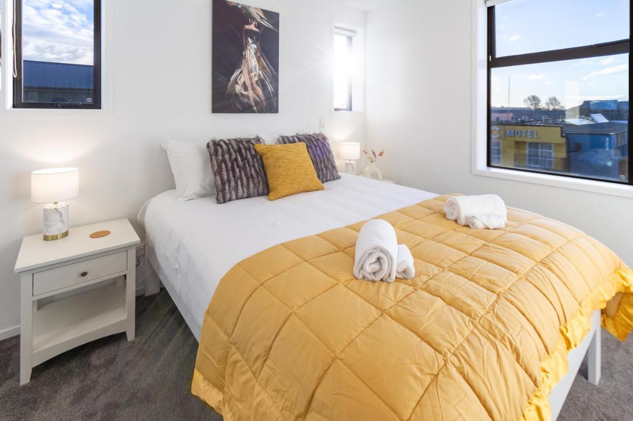 Trendy 3 Bedroom 2 Bath Residence, Central City クライストチャーチ エクステリア 写真