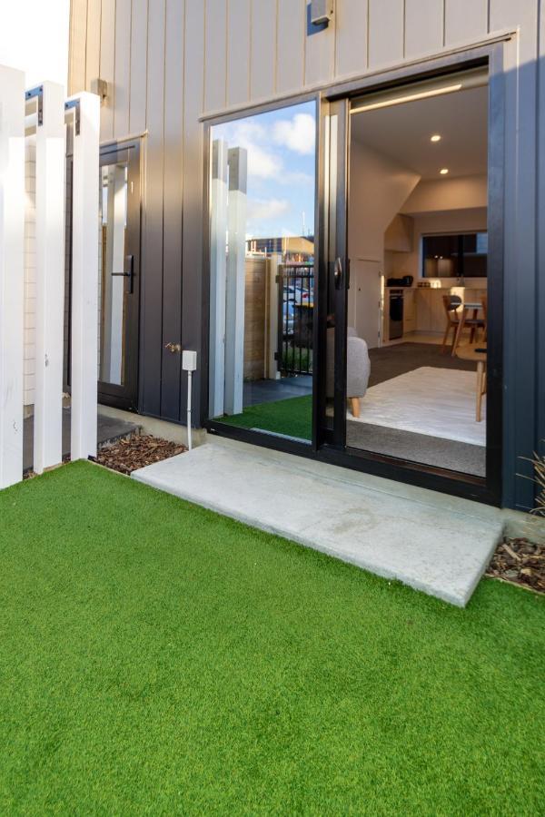 Trendy 3 Bedroom 2 Bath Residence, Central City クライストチャーチ エクステリア 写真