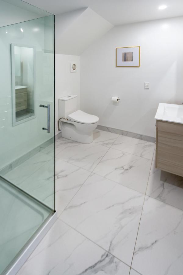Trendy 3 Bedroom 2 Bath Residence, Central City クライストチャーチ エクステリア 写真